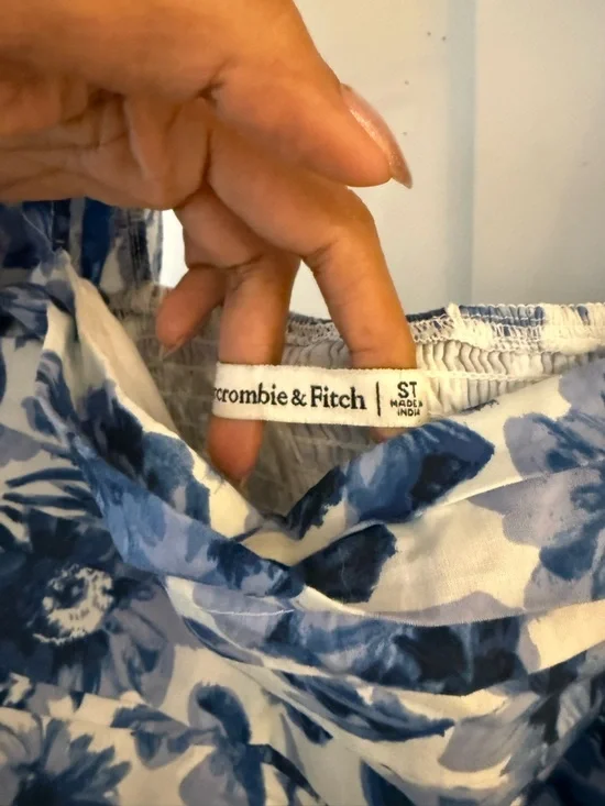 Abercrombie & Fitch Blue and White Floral Midi Dress - Picture 4 of 5